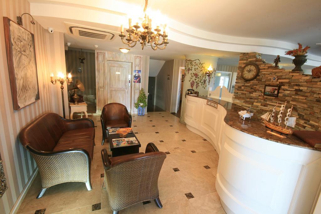 Trilyali Butik Hotel Tirilye Bagian luar foto