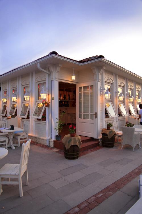 Trilyali Butik Hotel Tirilye Bagian luar foto